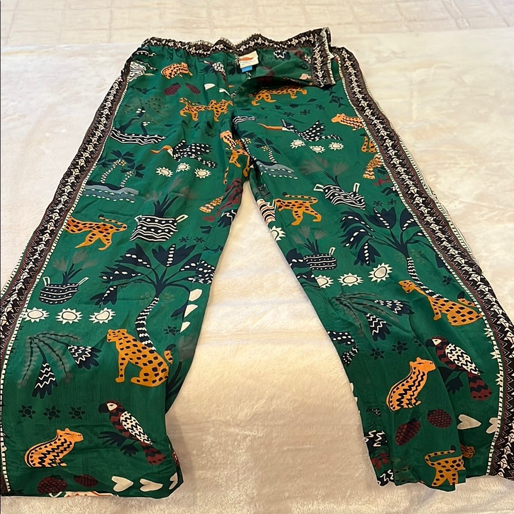 Farm Rio pull on Jungle pants size medium